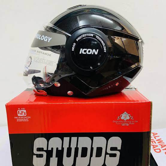 STUDDS Icon glossy black half face helmet
