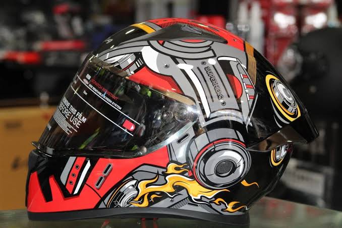 VEGA Bolt superhero helmet